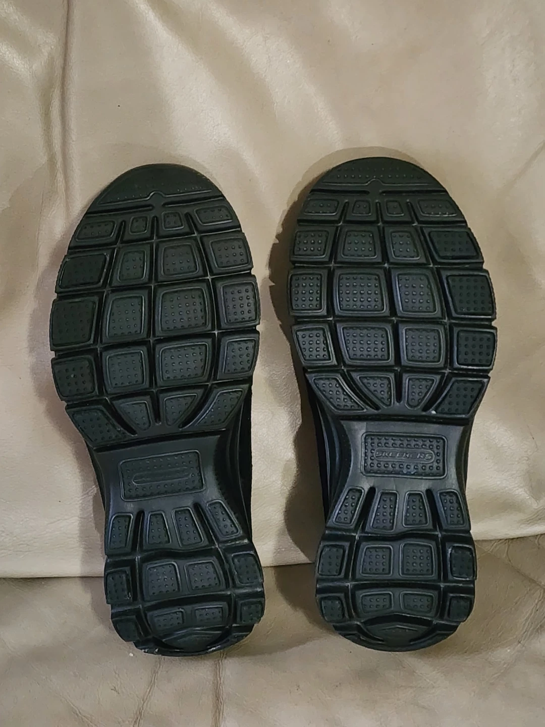 Skechers Women's Black Slip-On Mules. Size:6 - photo 4