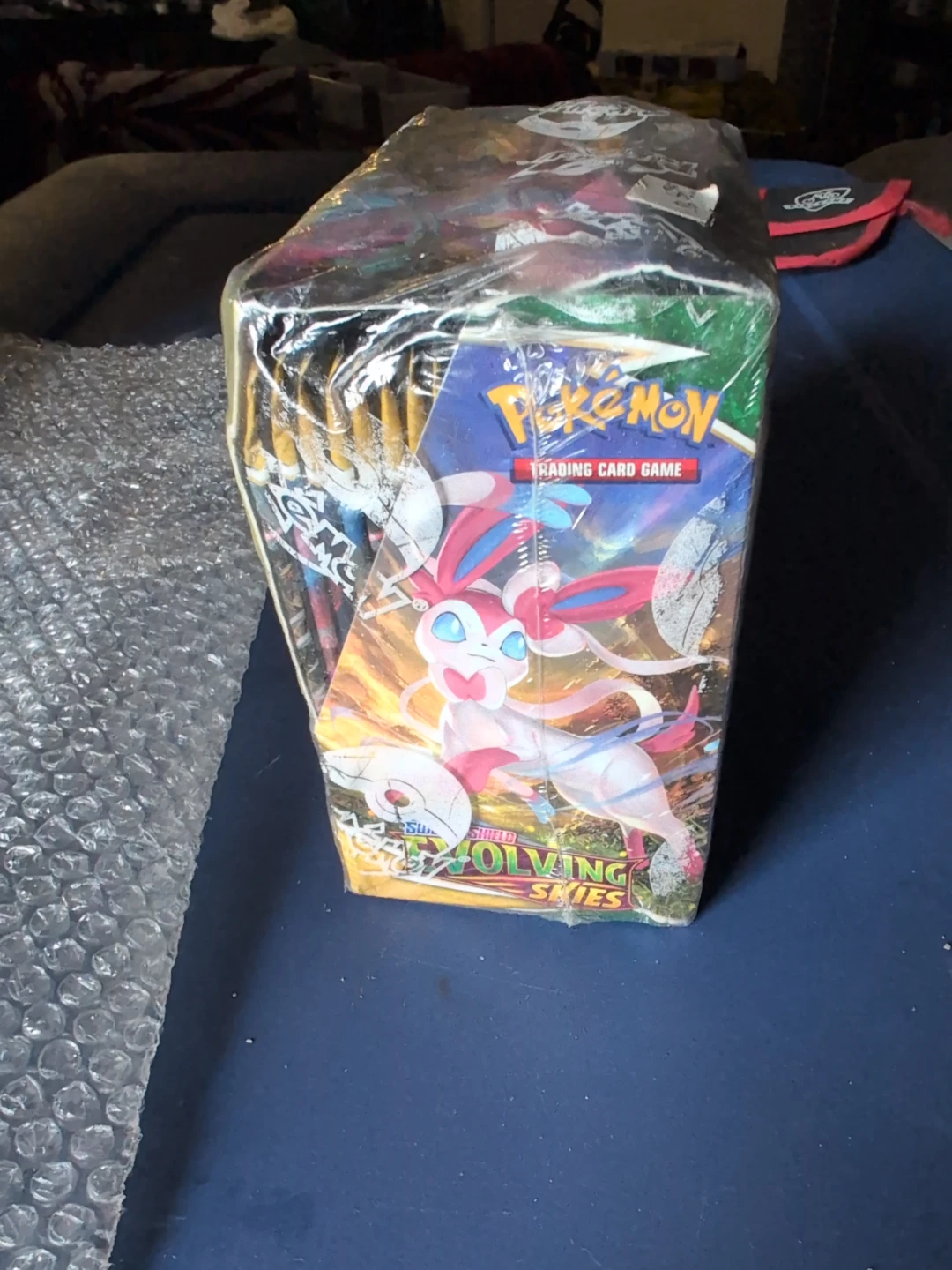 Pokemon TCG sword and shield evolving skies - photo 4