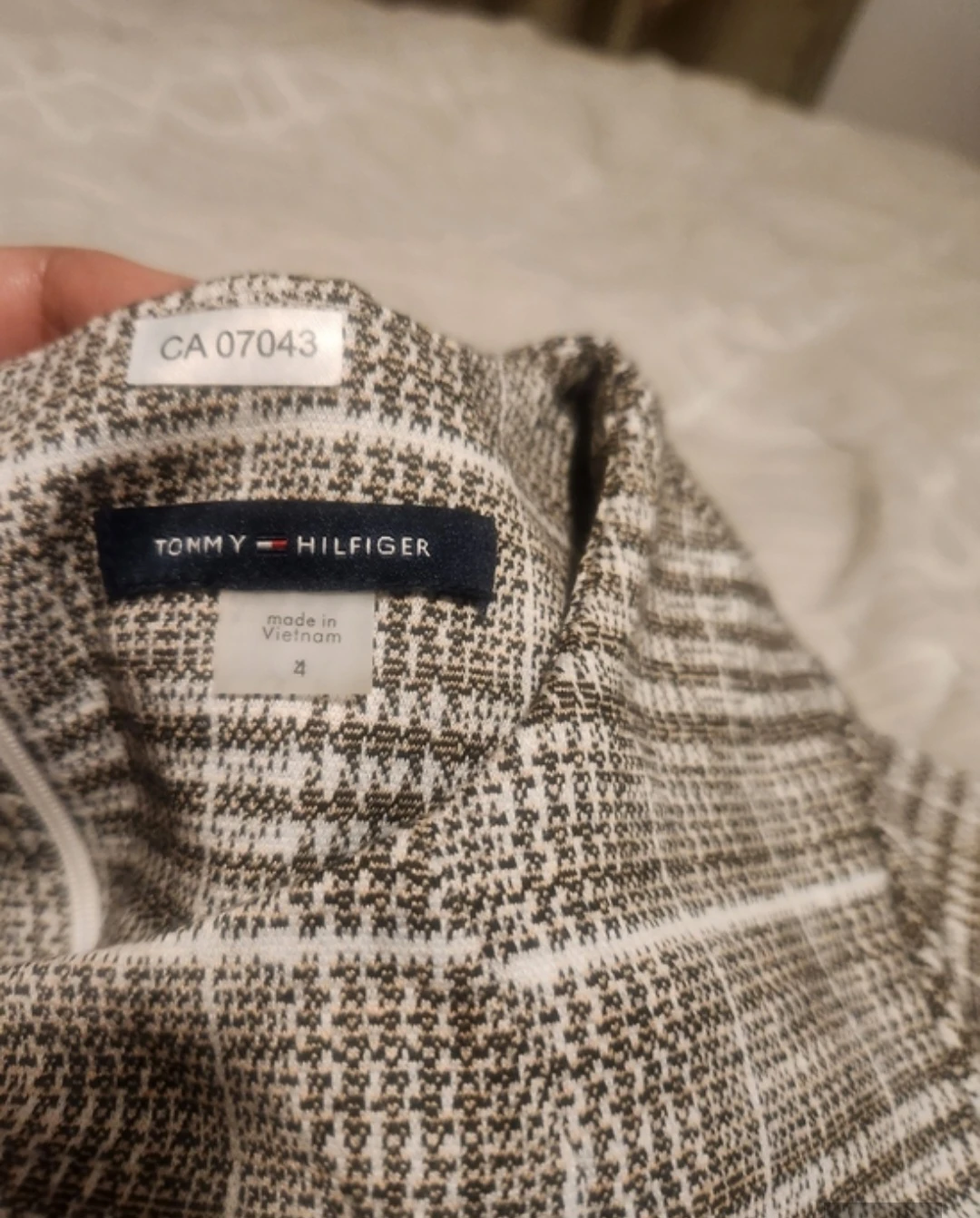 Tommy Hilfiger Plaid Dress Size 4 - photo 2