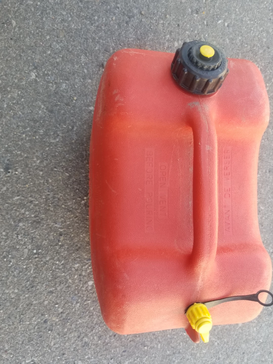 Red 5 Gallon Gas Can - photo 2