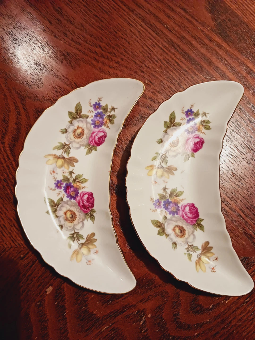 Pair of Crescent Floral Porcelain Side Plates/ Trinket dishes - photo 2