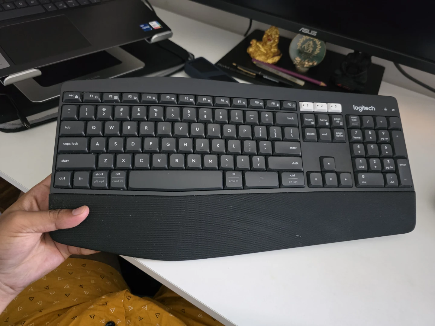 Logitech Wireless Keyboard with Wrist Rest