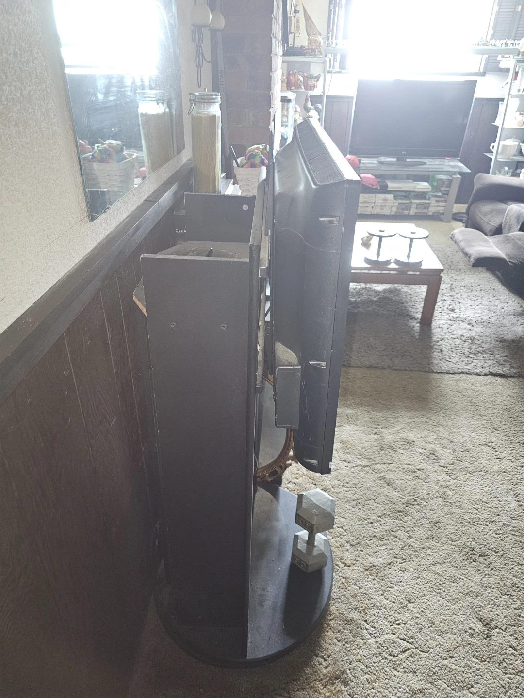 32"lcd tv with roku & cabinet - photo 5