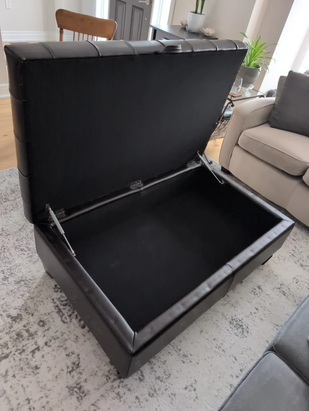 Large 46 x 28 Tufted Leather Storage Ottoman - photo 2