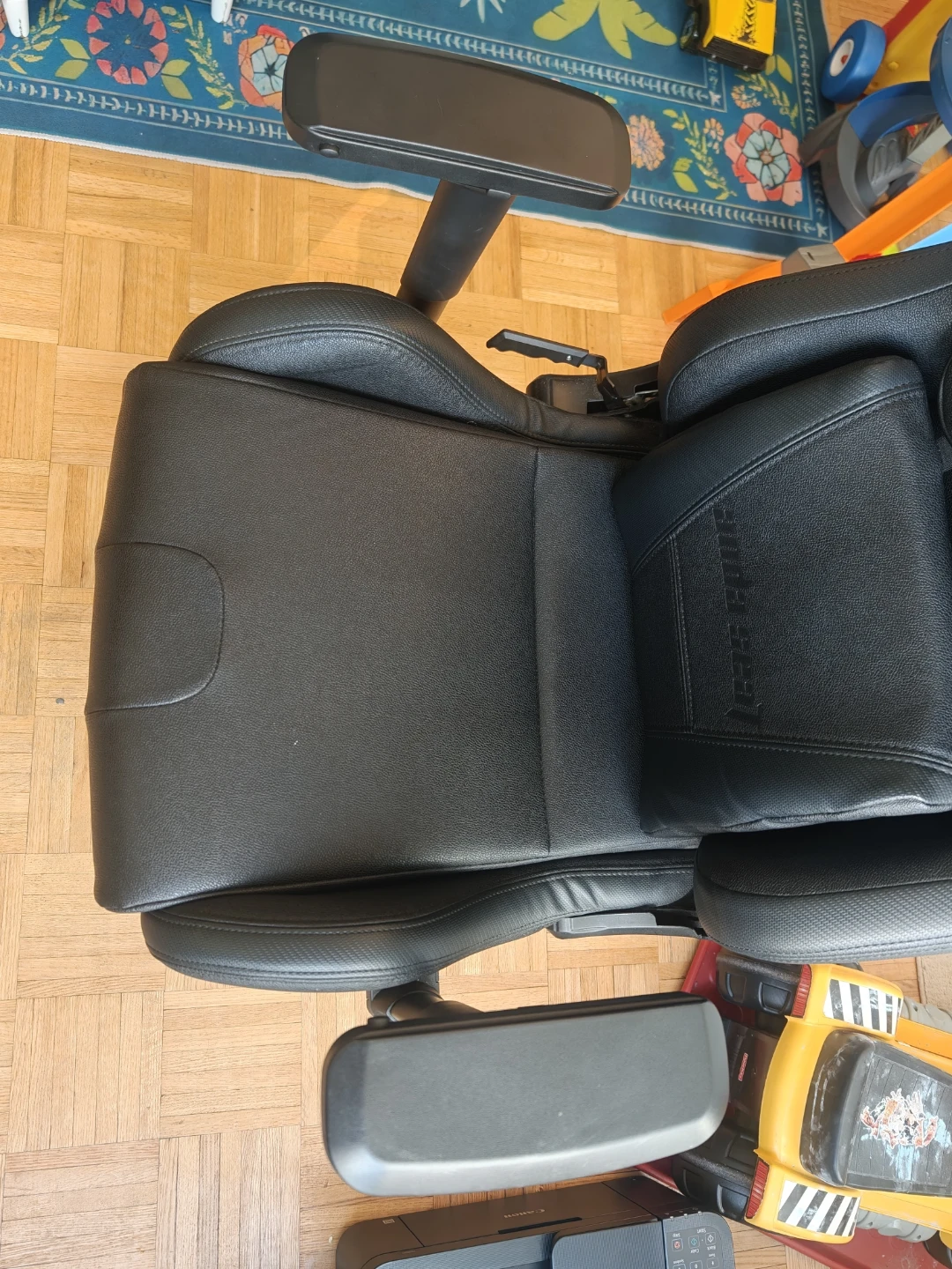 AndaSeat Black Gaming Chair - photo 2