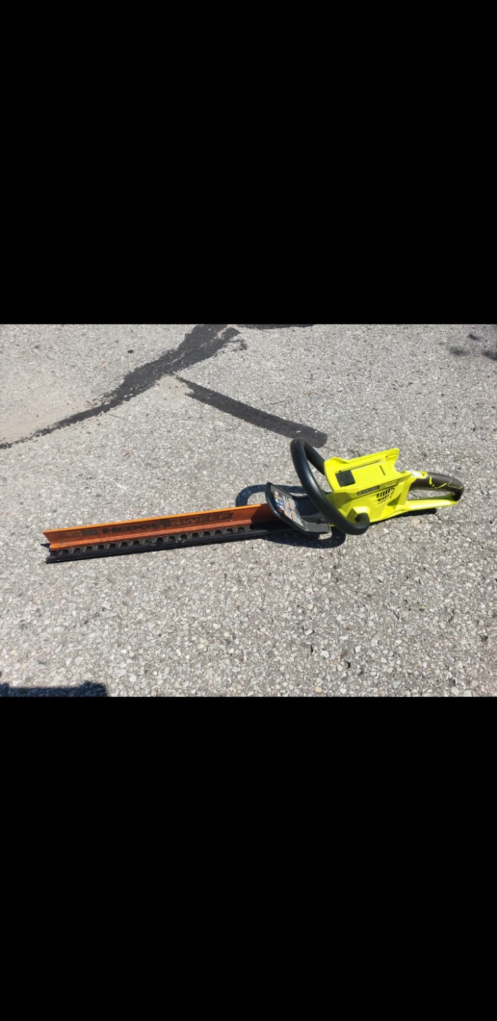 Ryobi RY40601 40V Cordless Hedge Trimmer