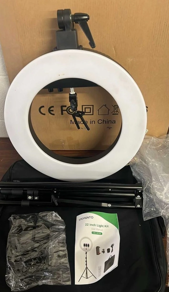 MACTREM 22 Inch LED Ring Light Kit with Tripod - photo 2