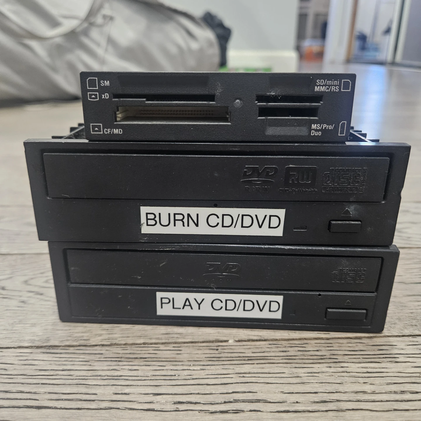 (UNTESTED) CD/DVD Drives and Card Reader