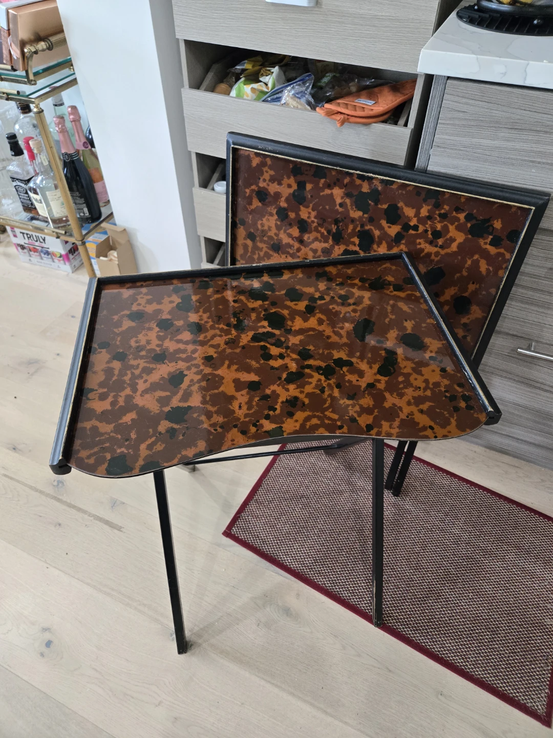Vintage Artex Tortoiseshell Folding Tray Table Set - photo 2