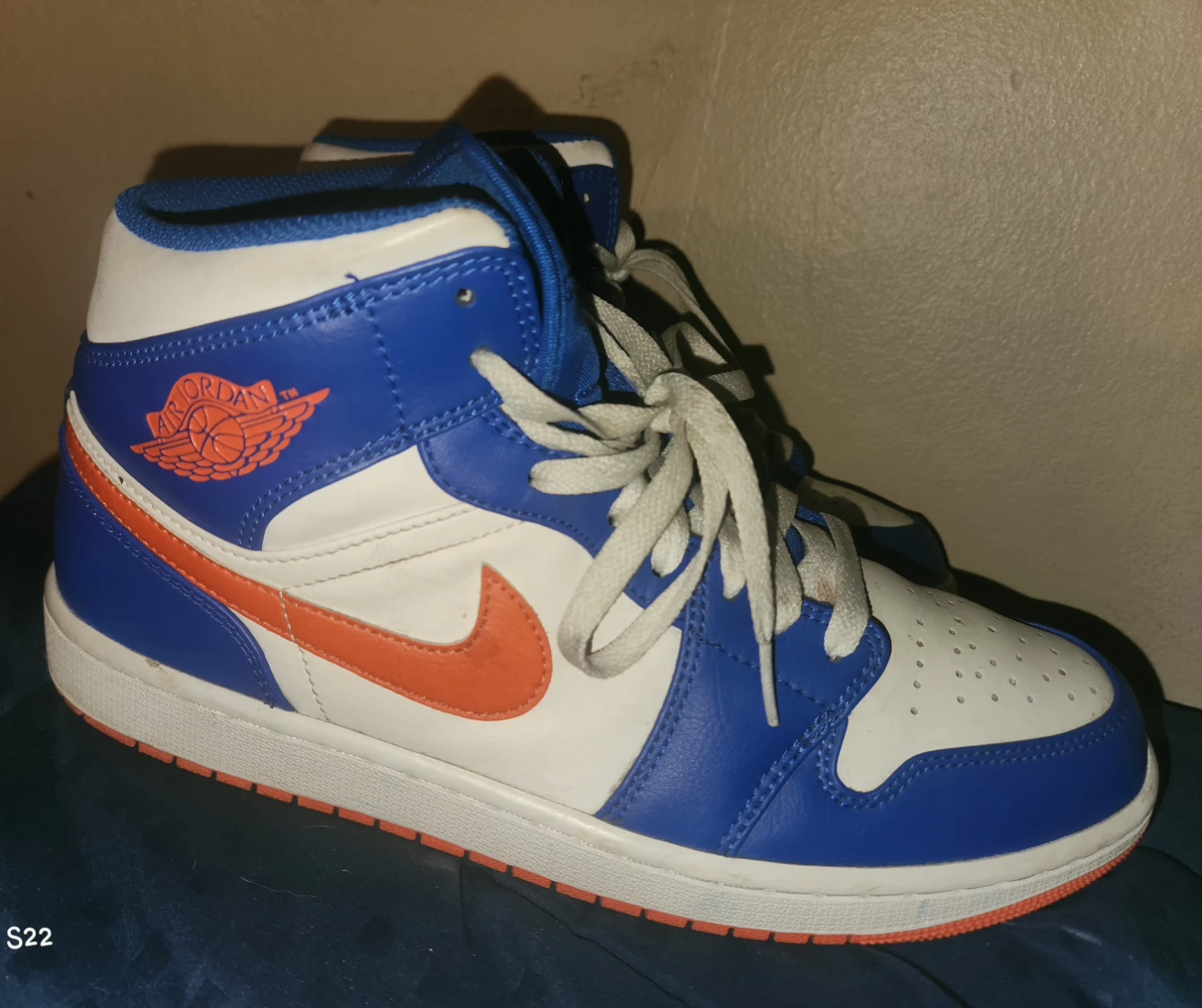 Air Jordan 1 Mid SE Shoes US 10.5 - photo 2