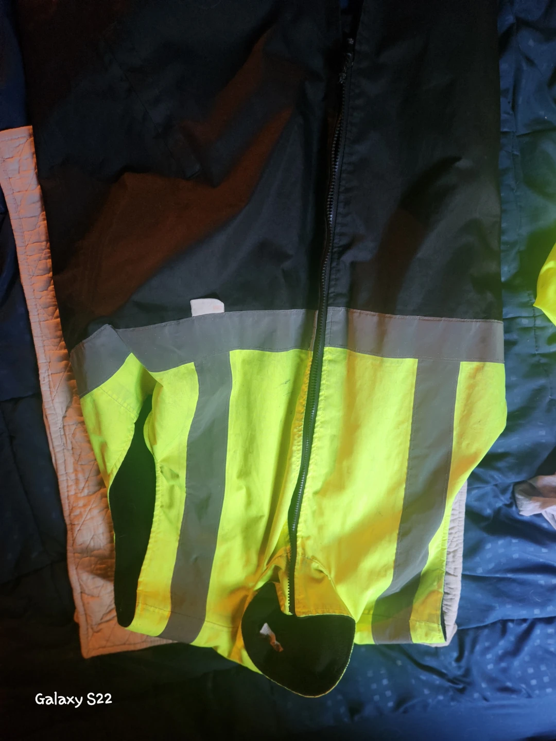 Two high-visibility safety vests. - photo 3