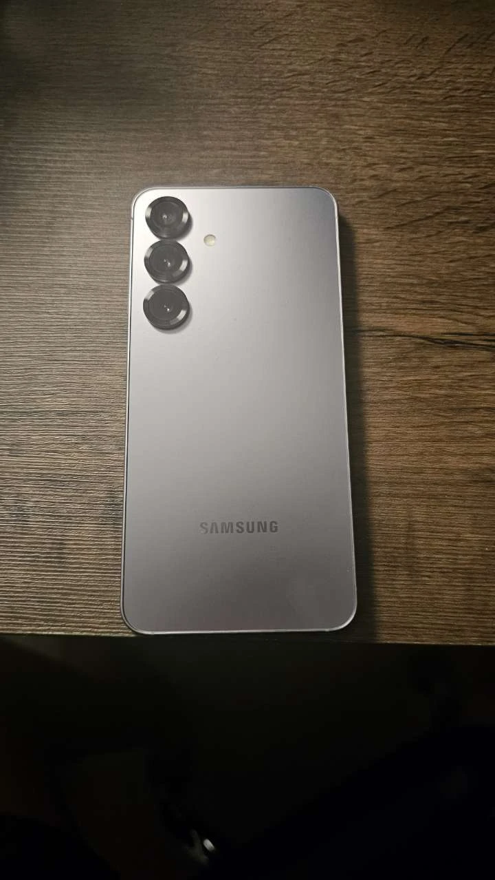 Samsung Galaxy S25 Smartphone
