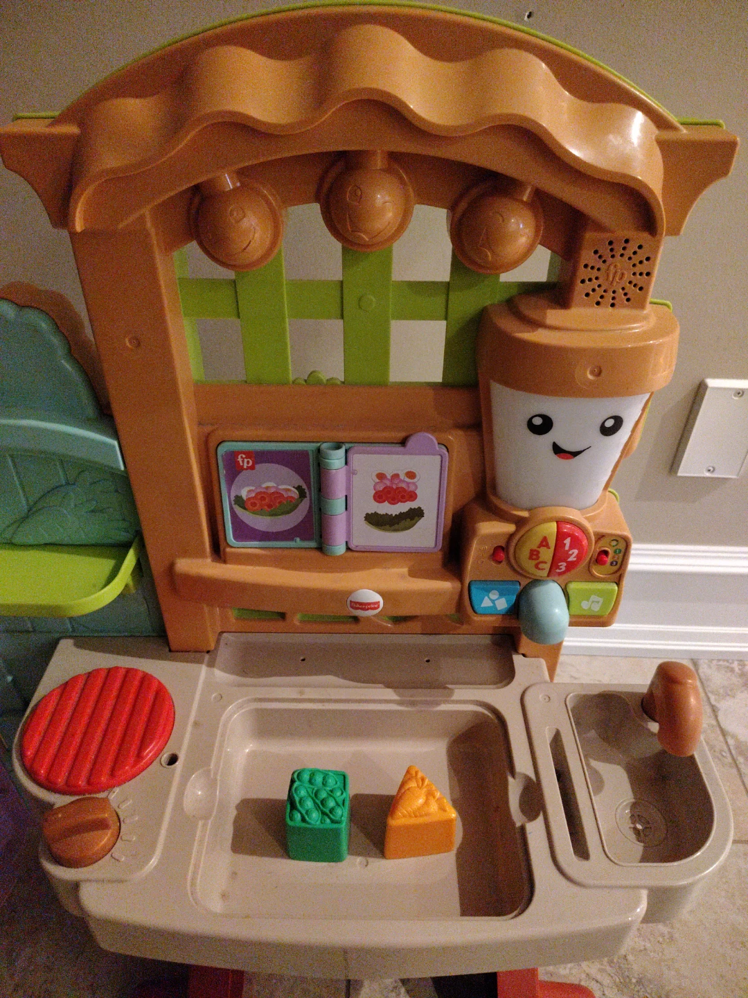 Fisher-Price Little People Garden & Kitchen Playset - photo 4