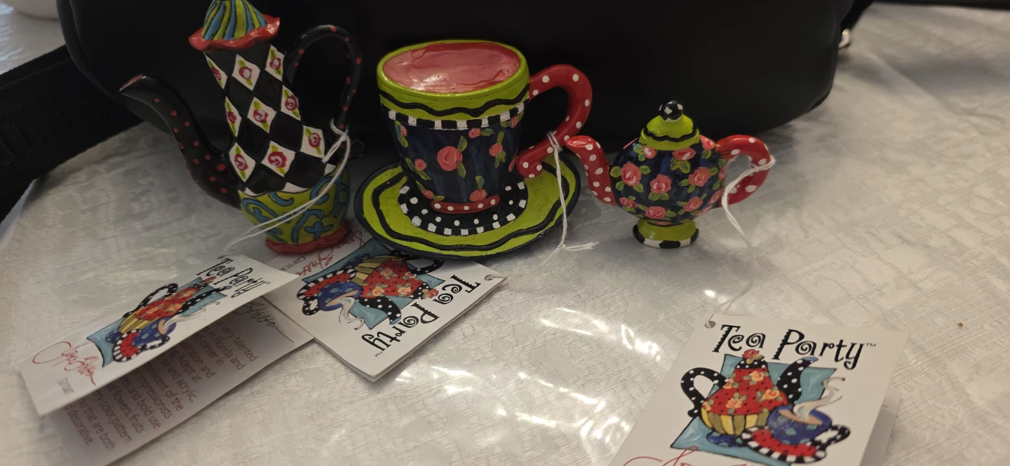 Joyce Shelton Tea Party Miniature Teapot & Cup Set - photo 2