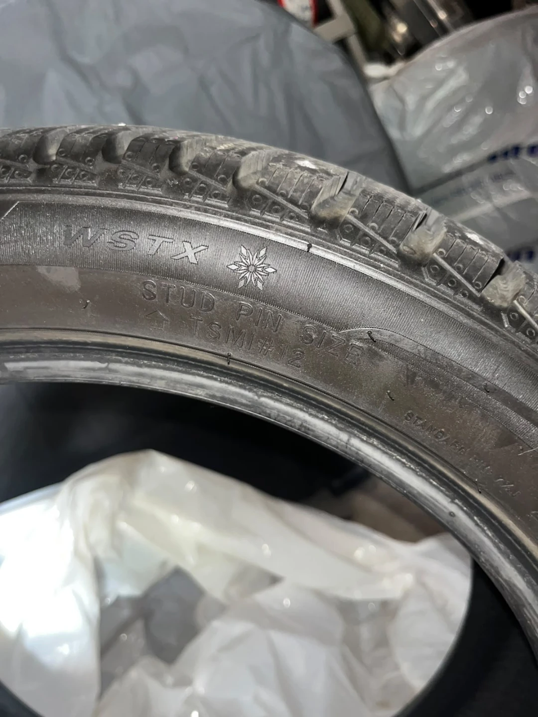 ICE BLAZER Studded Winter Tire - 225/45R17 94H XL - photo 4