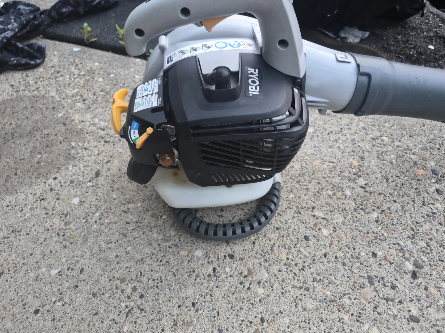 Ryobi 2 Cycle Gas Leaf Blower - photo 3