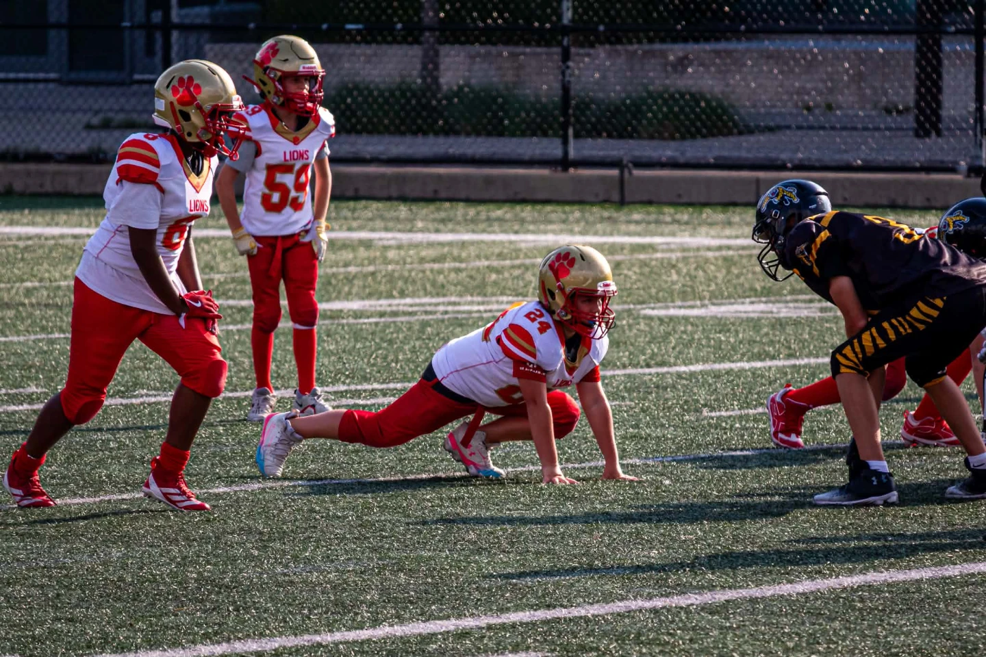 Your Phone Can't Keep Up With Them Either 😂🏈📸 - photo 5