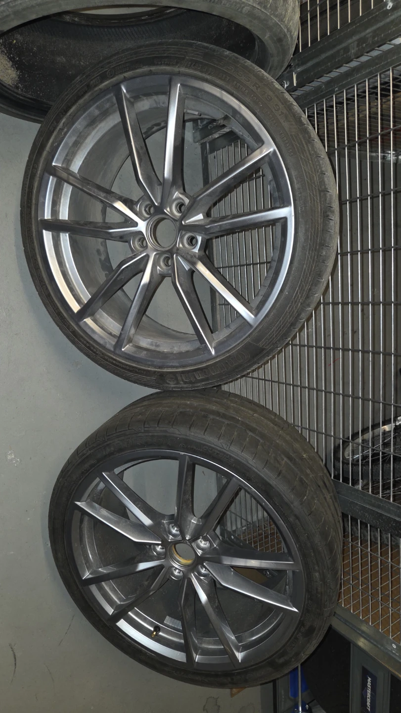 Volkswagen Rim & Tire, 19"