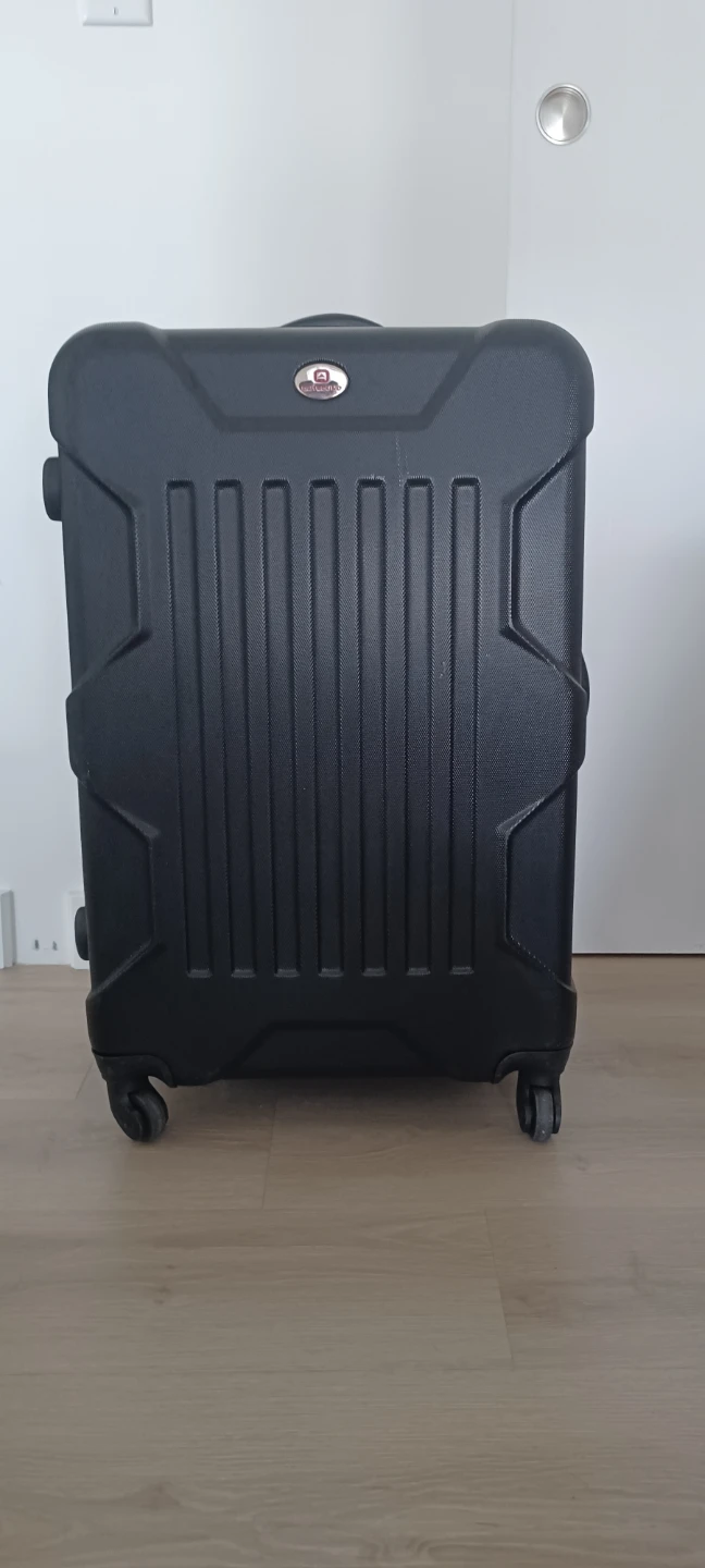 (BRAND NEW) 28" Black Hardside Spinner Suitcase - photo 2