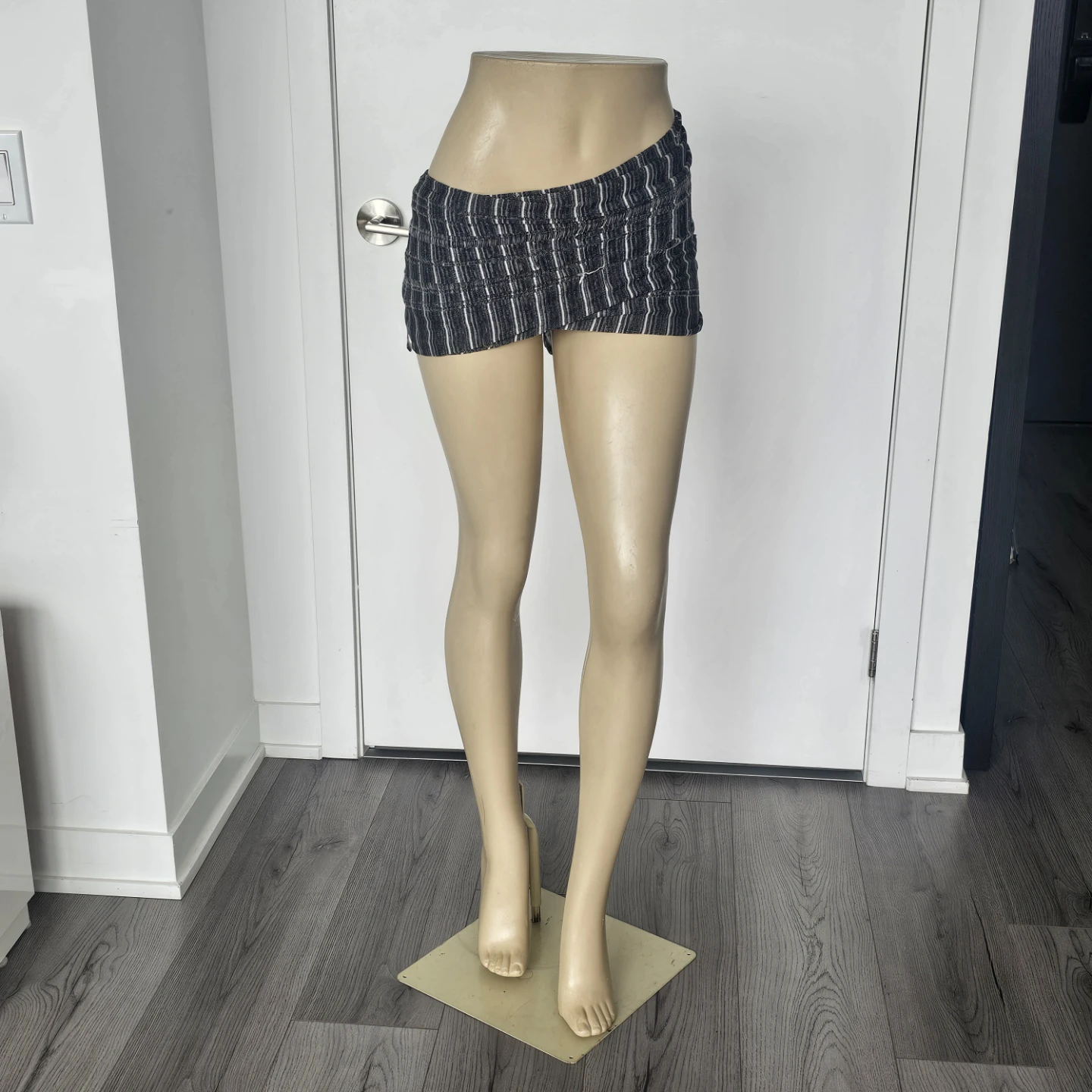 Female Lower Body Mannequin with Stand – Brazilian - photo 3