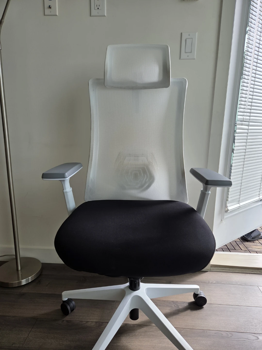 Mesh Office Chair – Adjustable & Comfortable