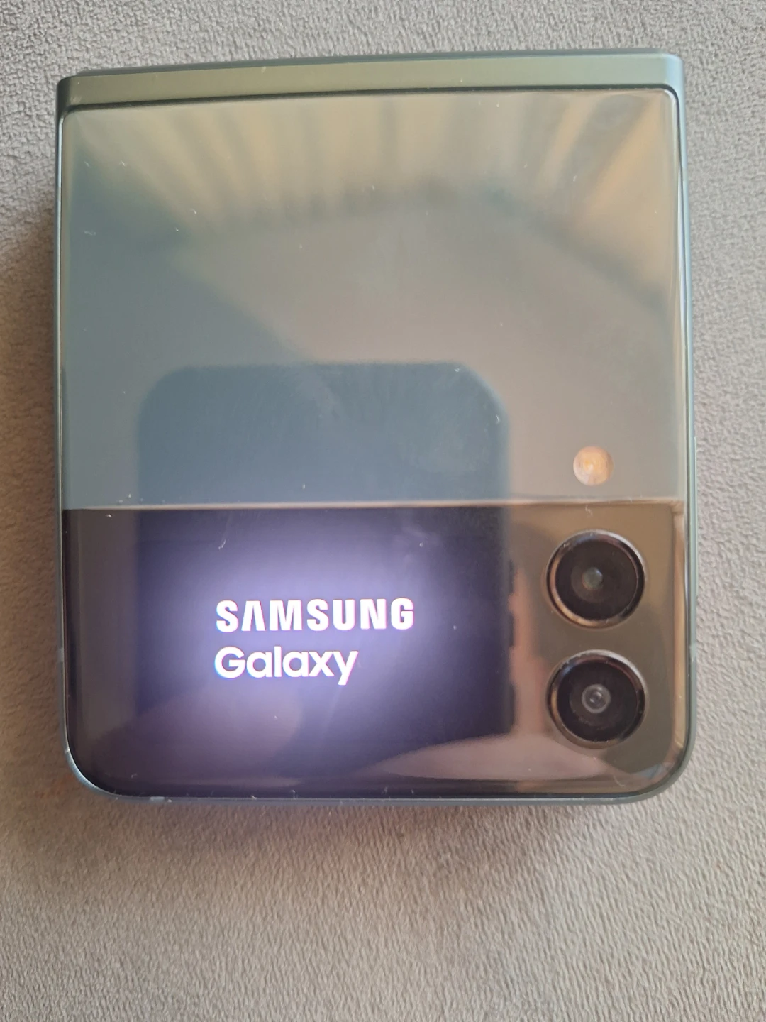 Samsung Galaxy Z Flip 3 5G Smartphone - photo 2