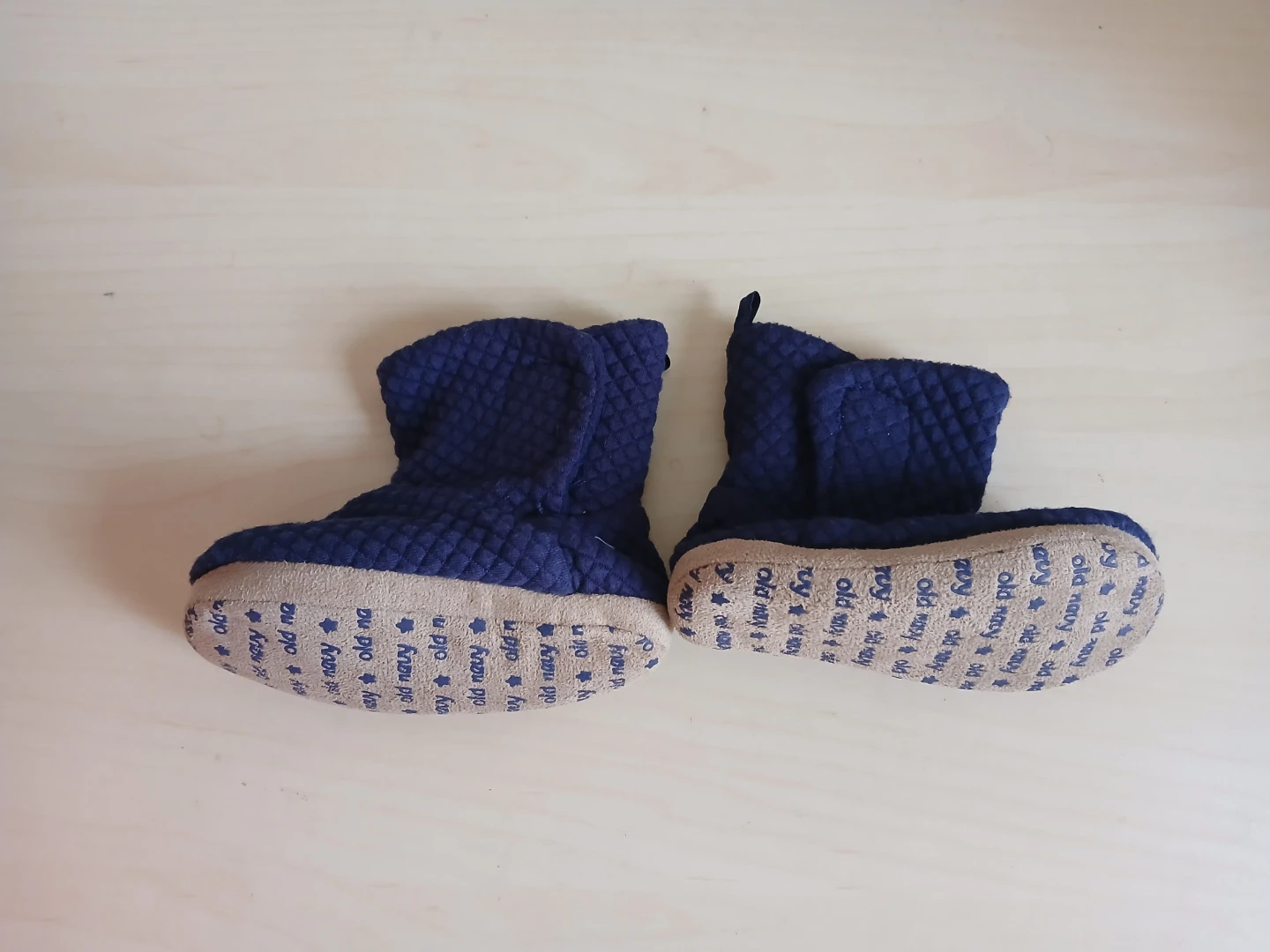 Old Navy Blue Quilted Bootie Slippers  5.5" shoes size - photo 2