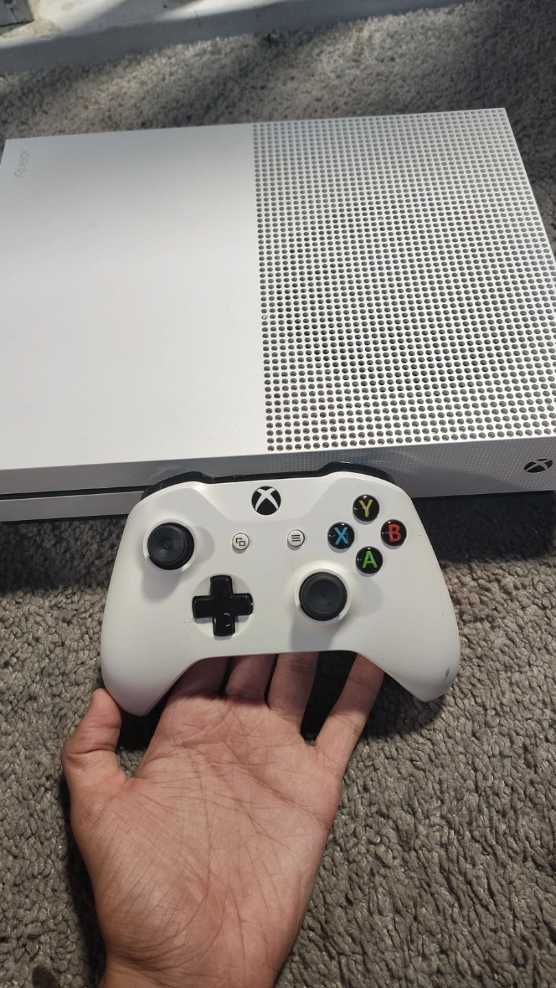 White Xbox One S Console - photo 5