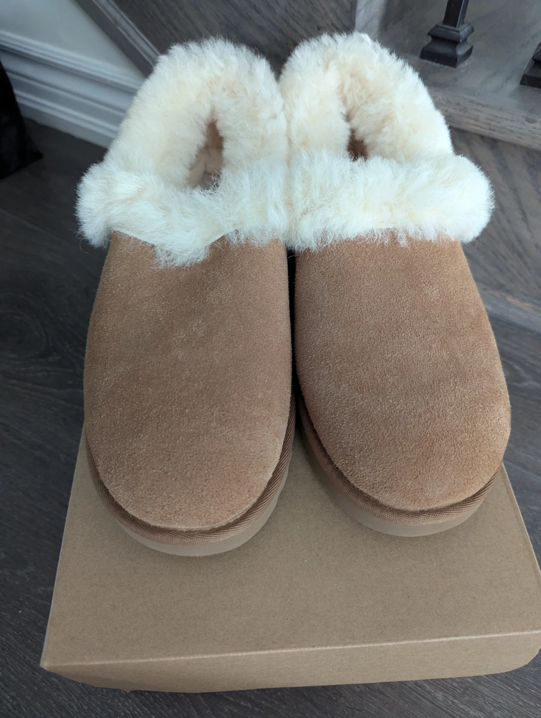 UGG W Nita Slippers - Size 11 - photo 3