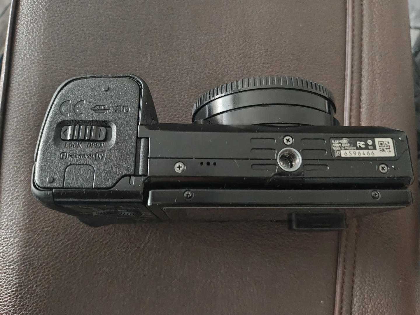 Sony a6000 (BODY ONLY + 2 batteries) - photo 4