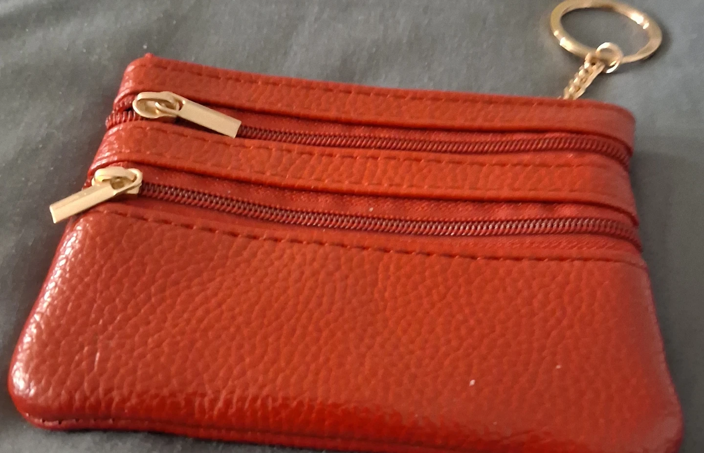 Black sequined clutch with chain strap - photo 3