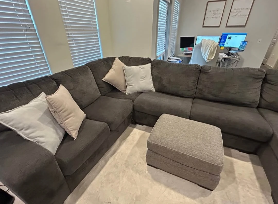 Sectional couch - photo 2