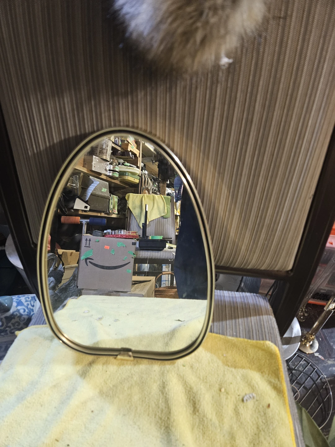 Oval Mirror with Gold Trim - photo 3