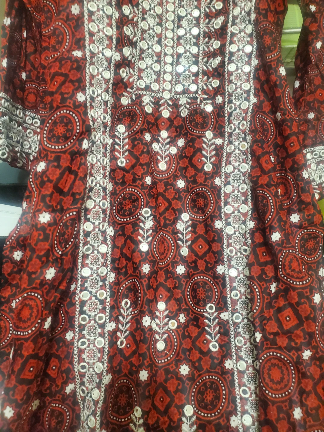 Embroidered Red Kurti with White Pants - photo 2