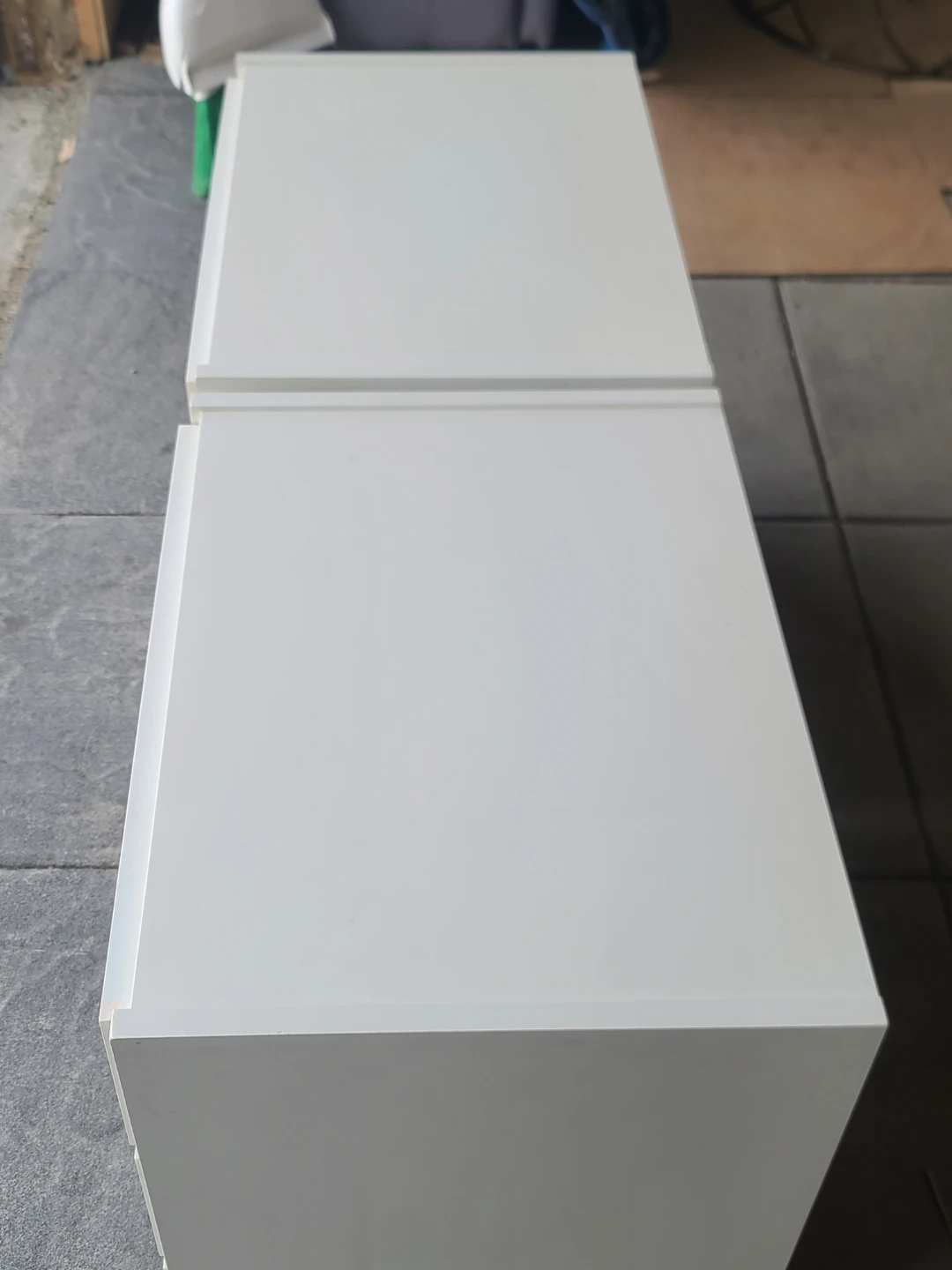 Pair of Maurer Furniture White Nightstands - photo 5