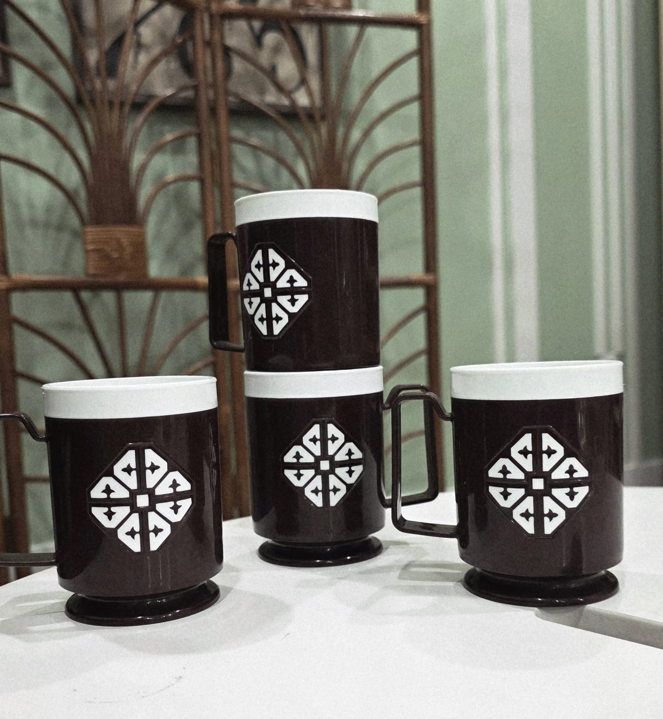 Vintage MCM Chalet plastic coffee Mugs (Set of 4) - photo 2
