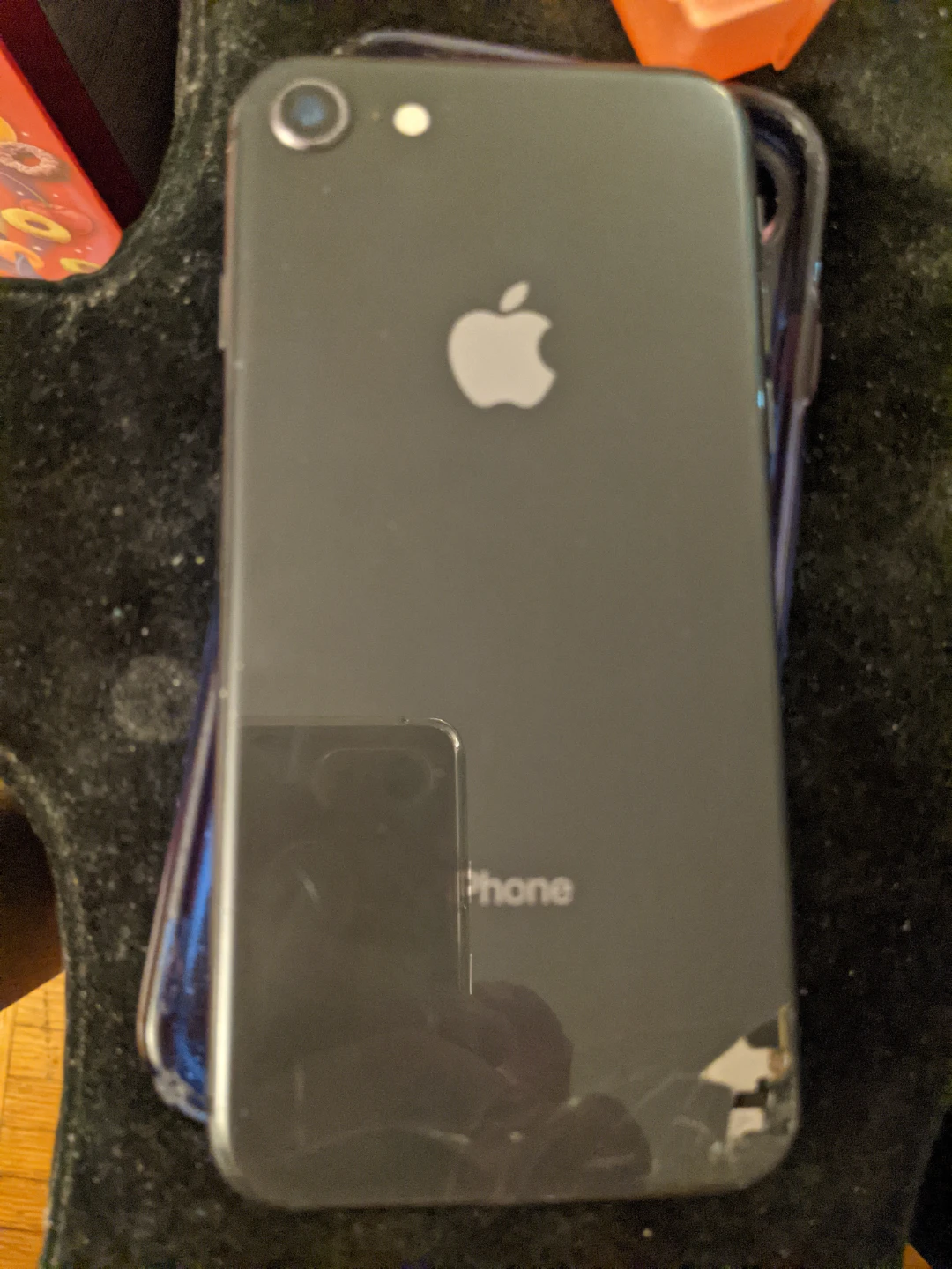 IPHONE 8 - 64 GB (Unlocked) READ DESCRIPTION - photo 2