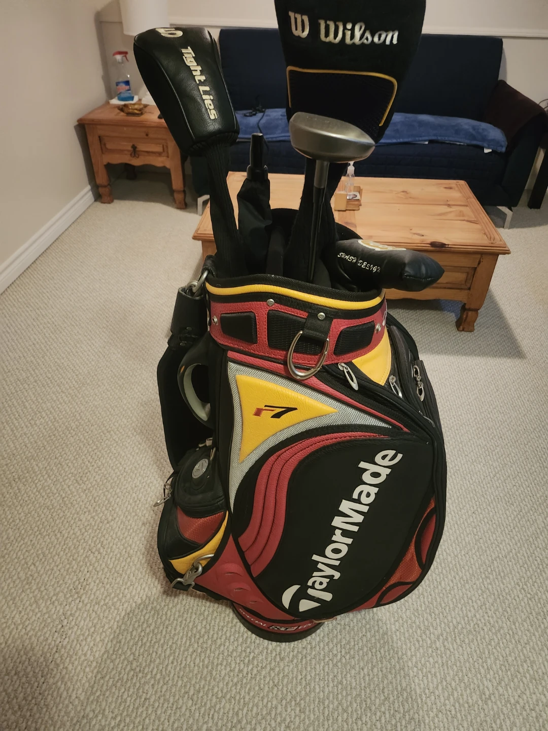 TaylorMade Golf Bag with Wilson & Tight Lies Headcovers - photo 2