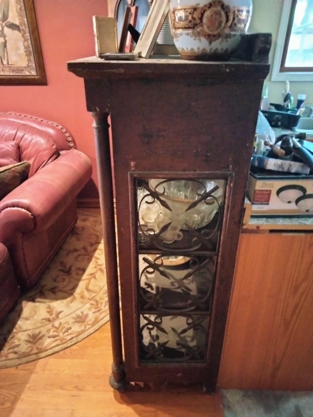 Antique looking Wooden Cabinet with Decorative Glass Doors - photo 4