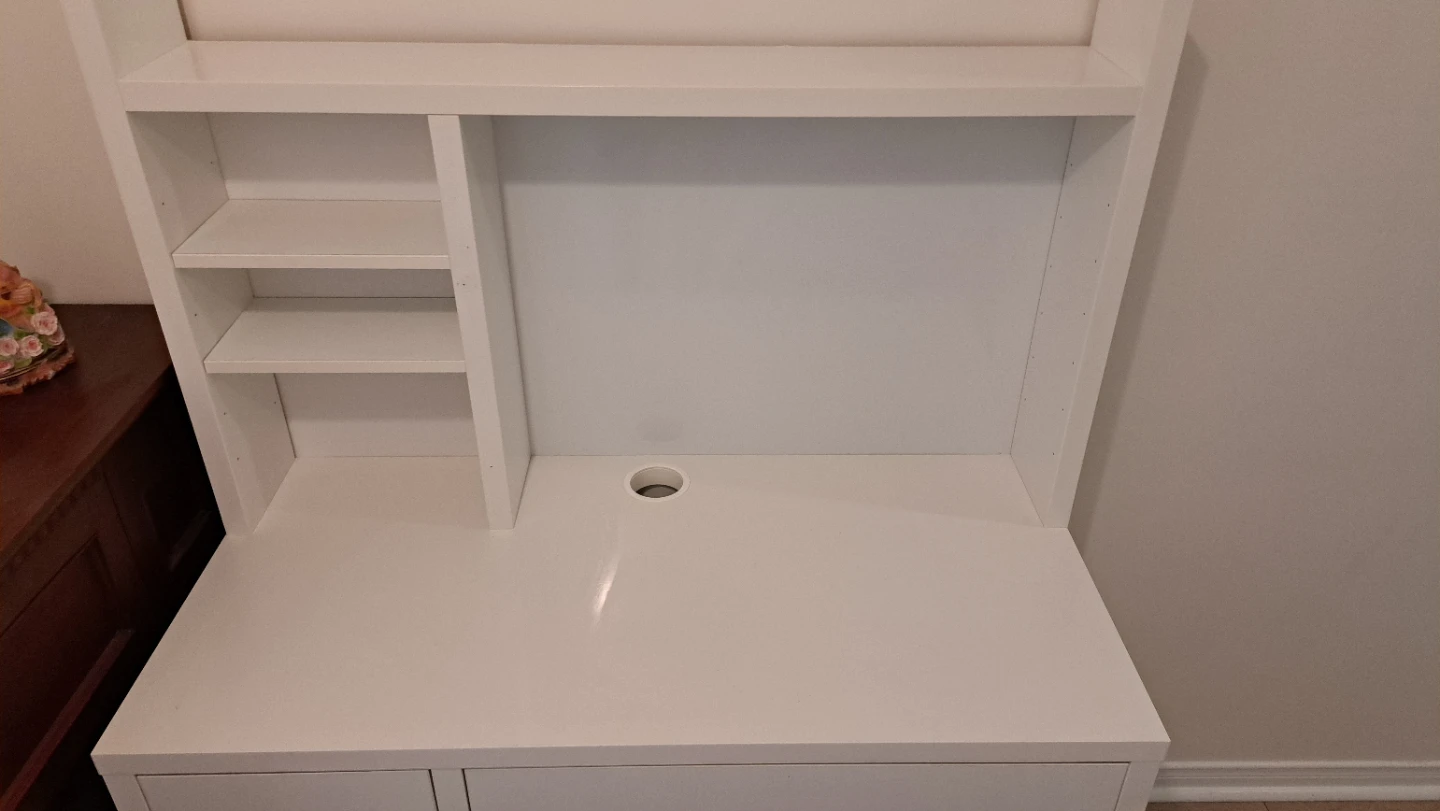 White Desk with Hutch Ikea Micke - photo 2