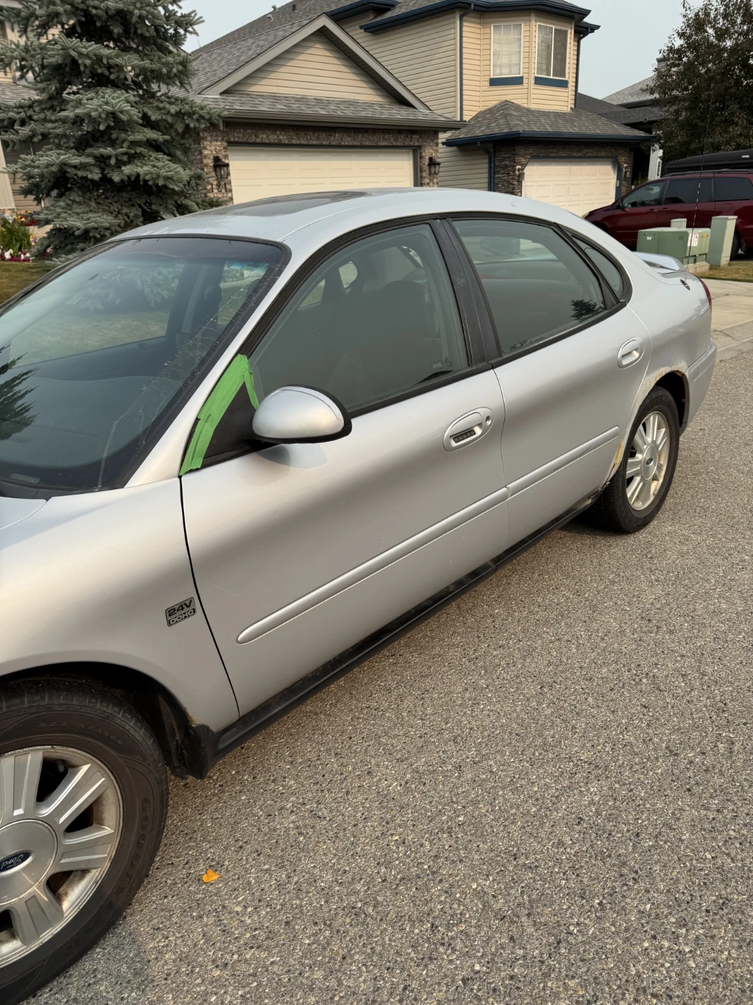 2005 Ford Taurus Sedan - photo 2