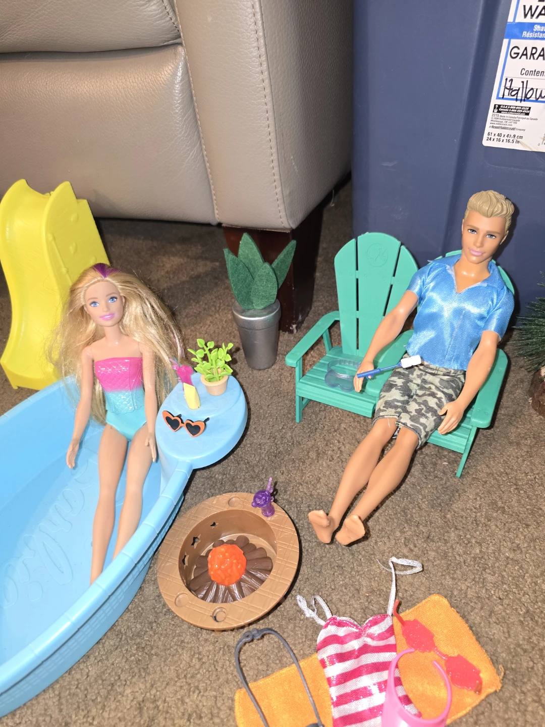 Barbie and Ken Doll Set with Pool and Accessories - photo 2