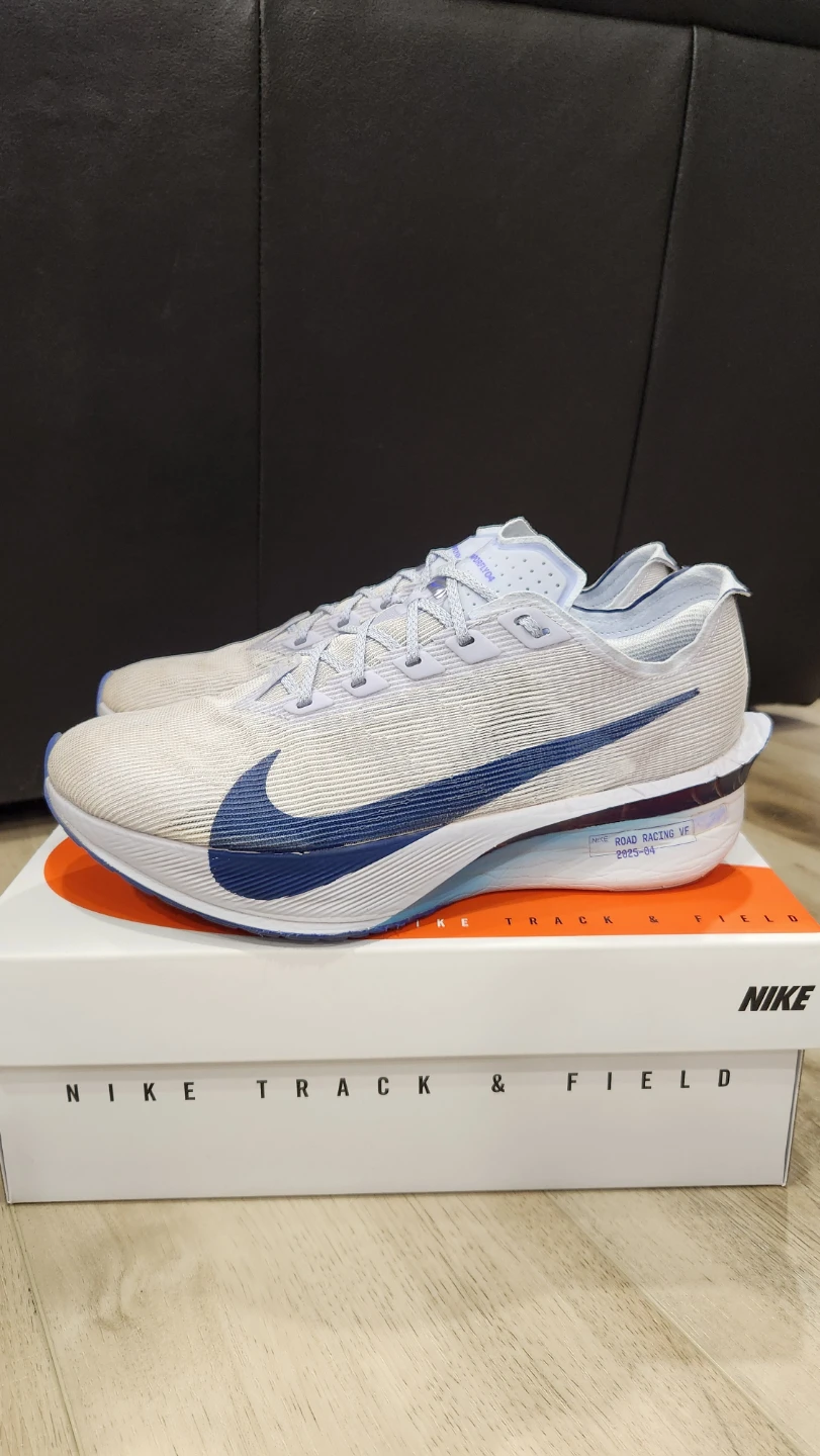 Nike Vaporfly 4 - photo 2