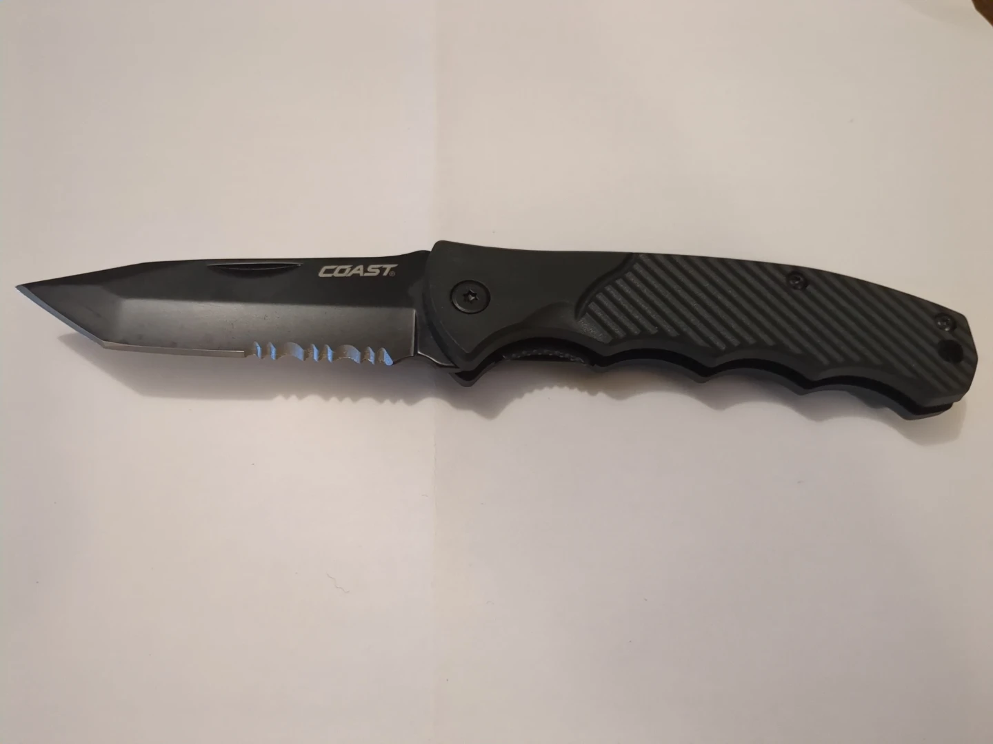 New Coast Lockblade Folding Knife with Durable Belt Clip - photo 4