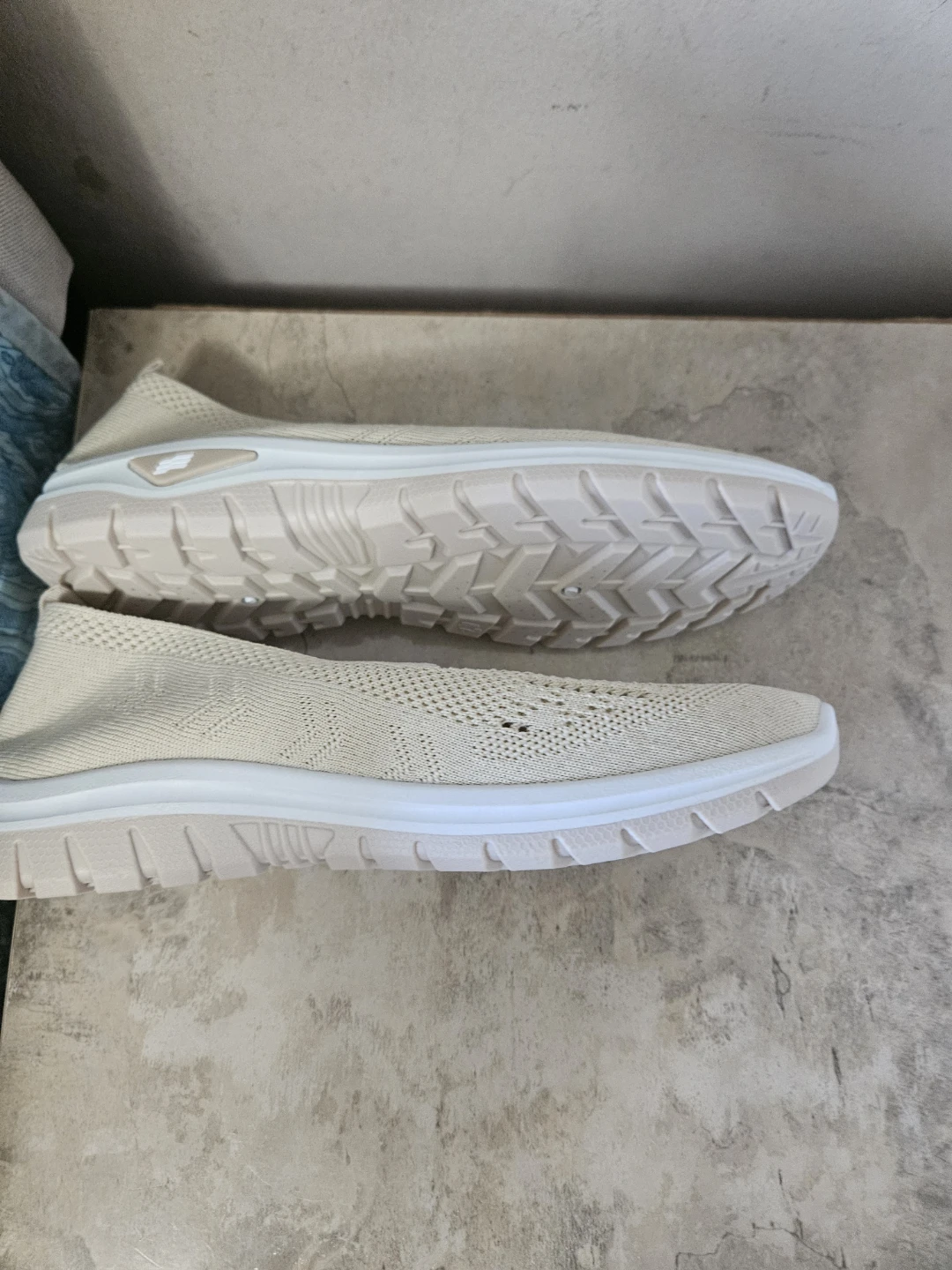 SIZE 10 Women's Knit Slip-On Sneakers - photo 2