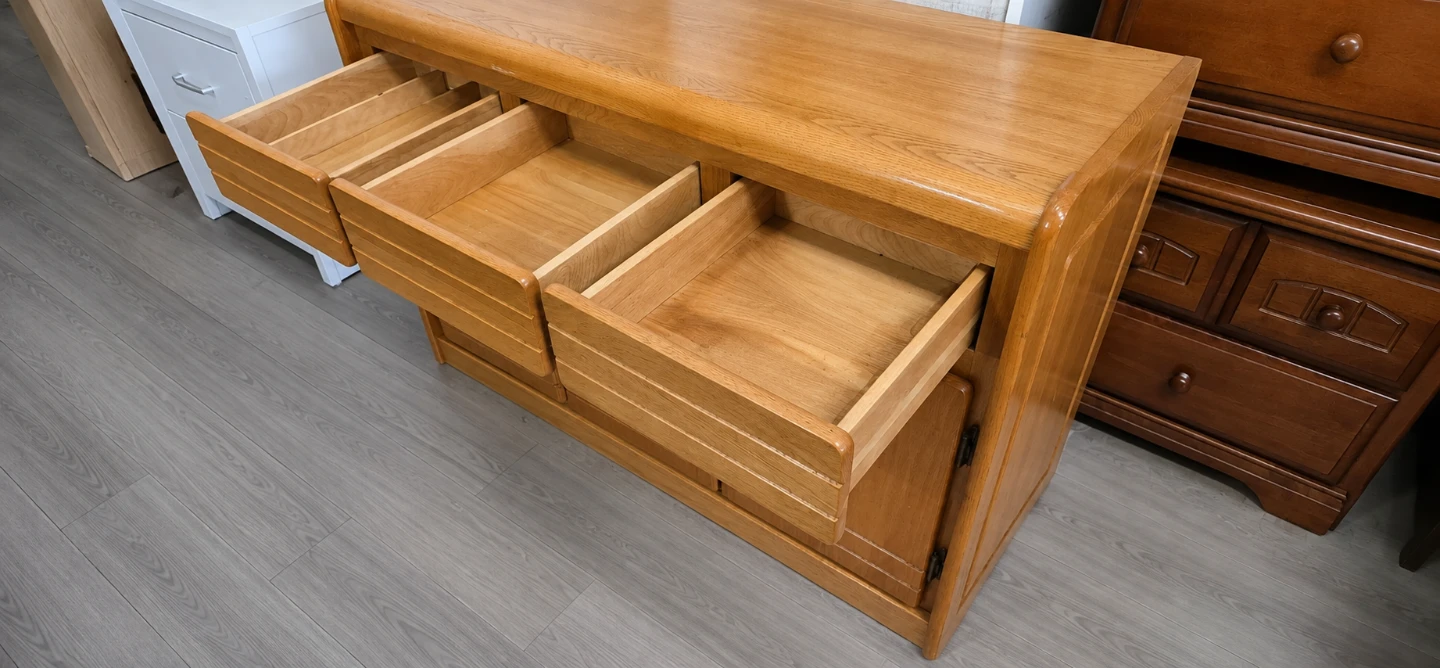 Solid Oak Sideboard / Dresser - photo 2