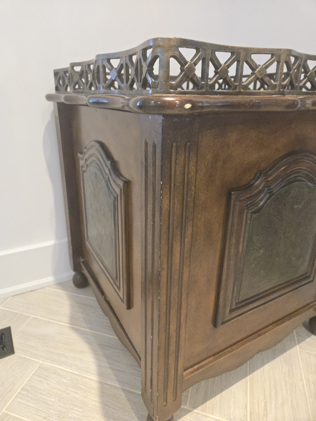Wooden Bar Cabinet with hidden storage - photo 2