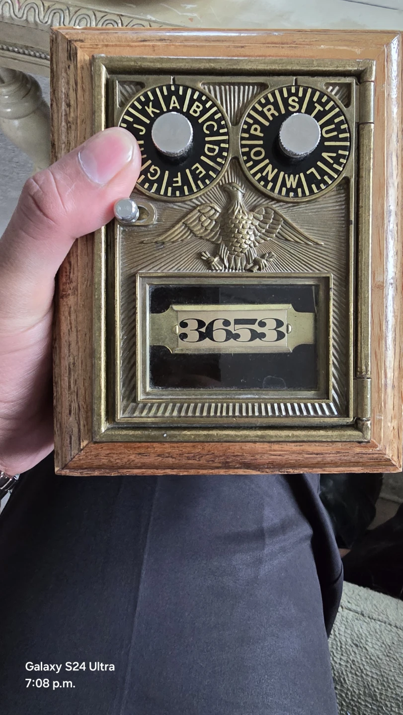 moving sale vintage post box with password no one able to open - photo 4