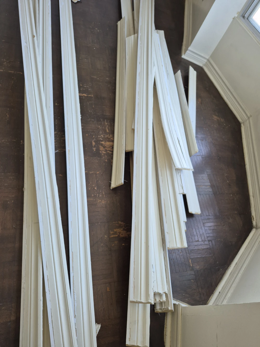 Laminate and cabinet baseboards  for free - photo 5