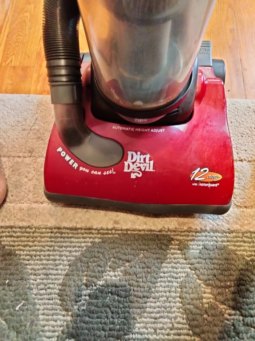 Dirt Devil Breezy Bagless Vacuum Cleaner - photo 3